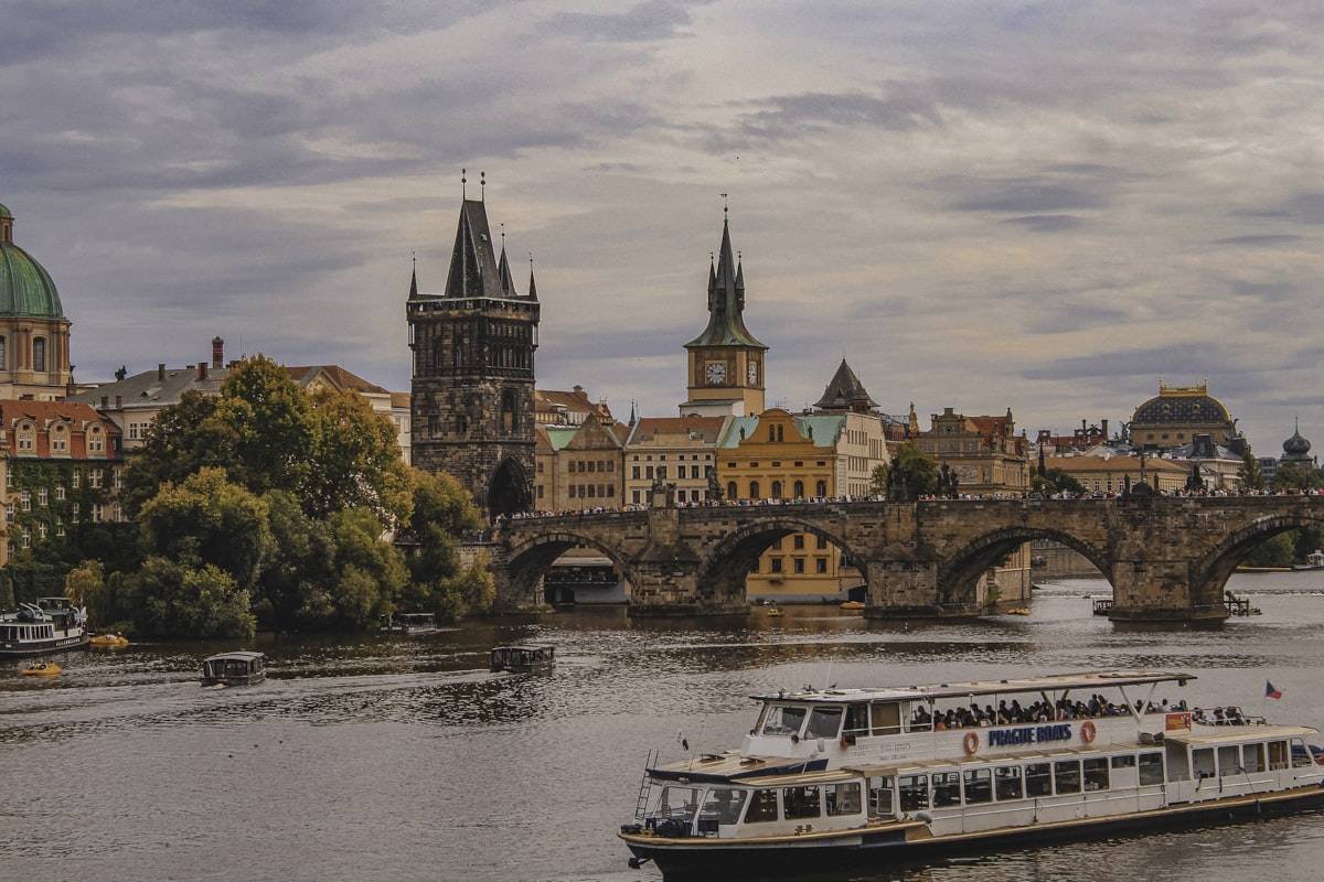 Stare miasto Pragi o świcie